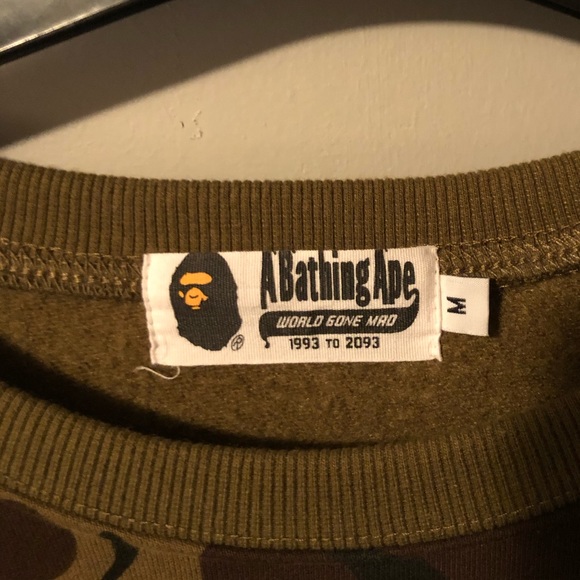 A Bathing Ape Men’s Medium Crewneck - Picture 2 of 3